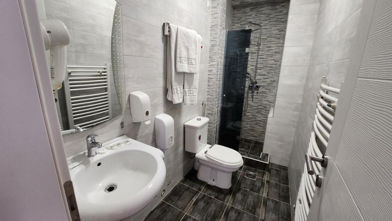 Hotel Rile Men Blue Ni Kültér fotó